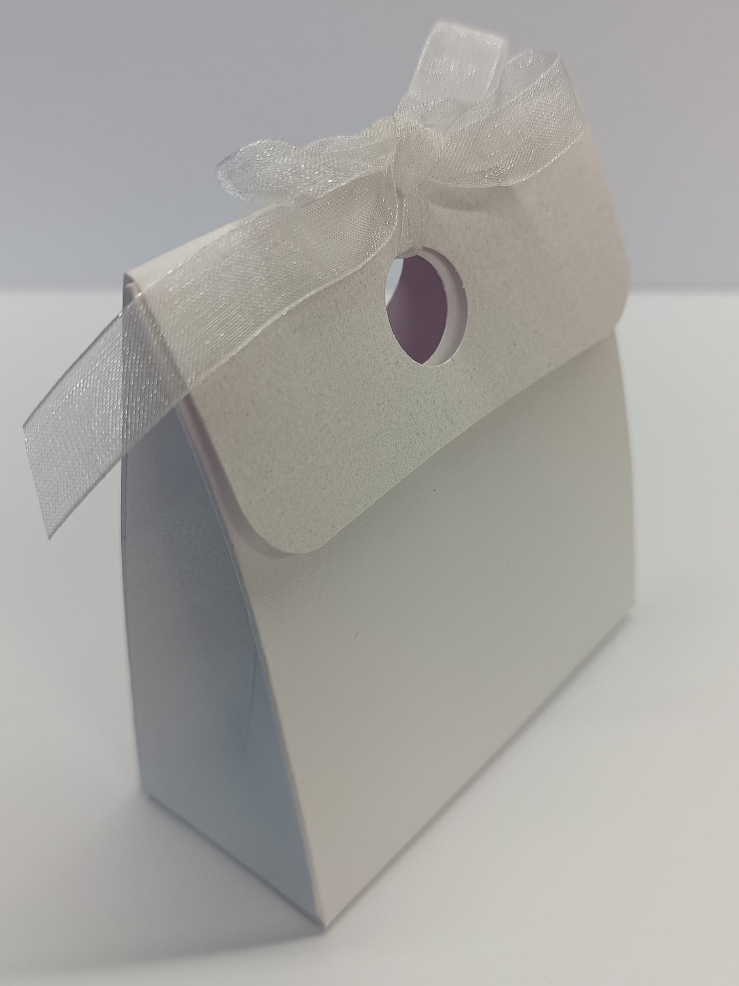 Luxury Pearlescent White Gift Favour Boxes For Weddings - Parties