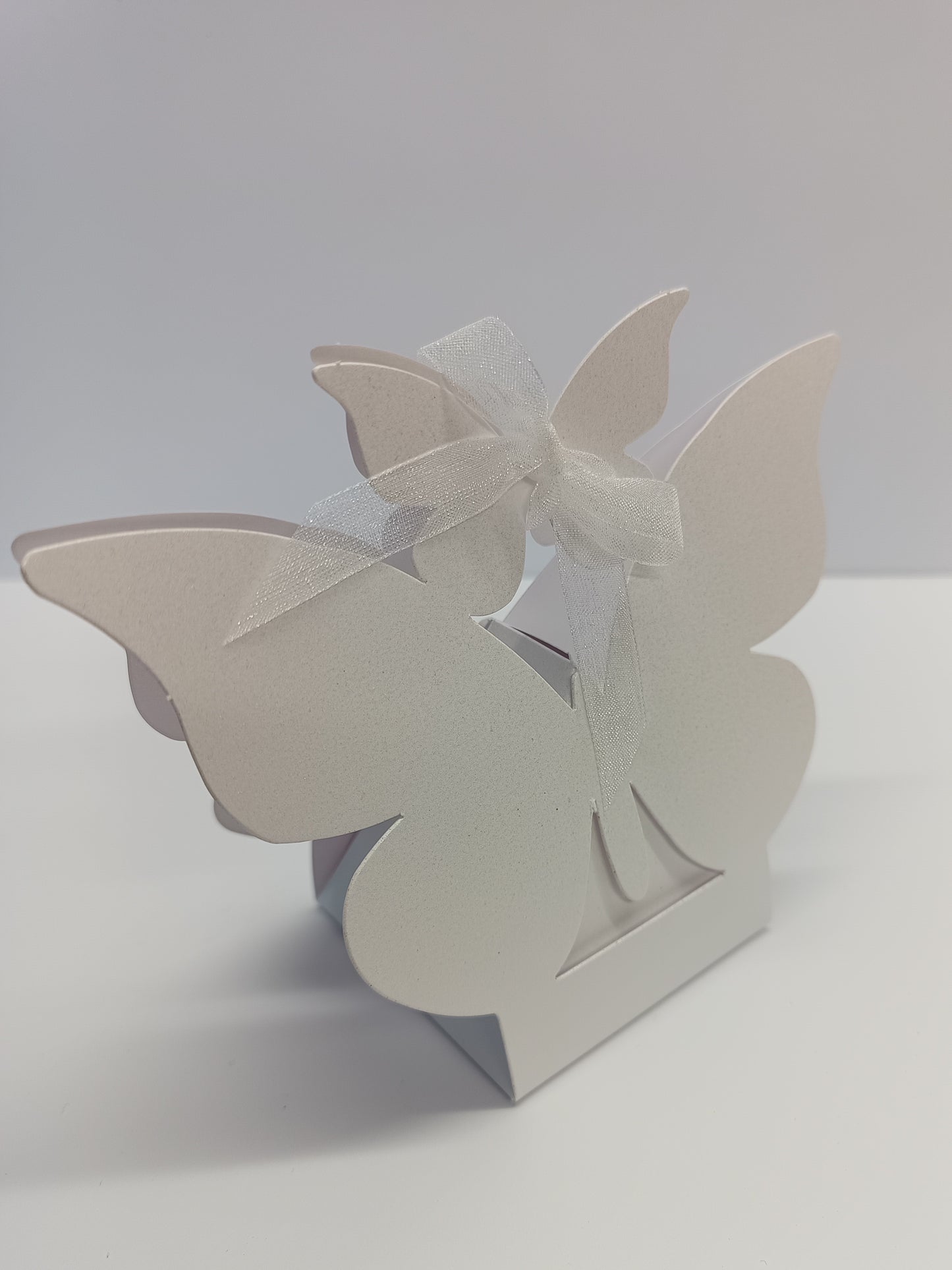 Luxury Pearlescent White Gift Favour Boxes For Weddings - Parties