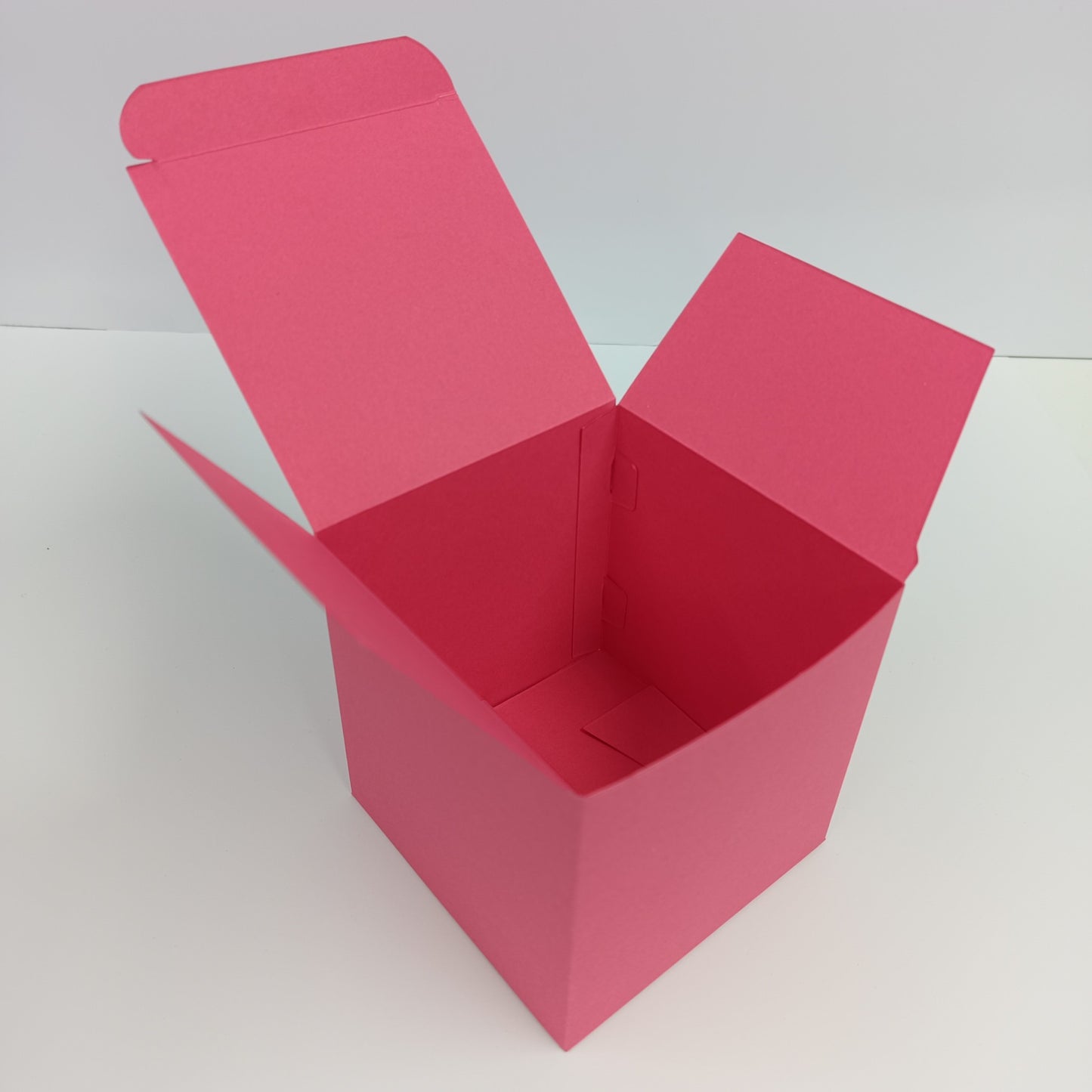 Large Square Cube Self Locking Favour Boxes for Cupcakes, Treats & Gifts – No Gluing - 10 Pack