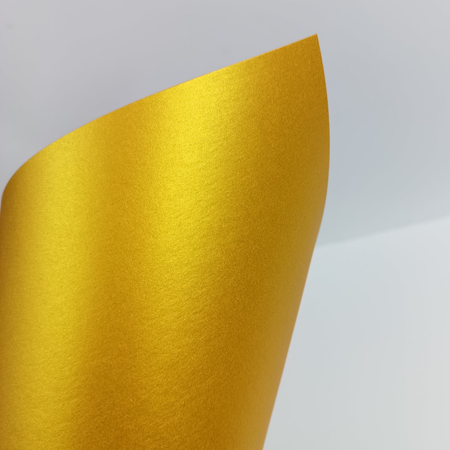 Luxury 285gsm A4 Stardream Pearlescent Card Stock – Premium Metallic Finish for Elegant Wedding Invitations, Greeting Cards & Creative Craft Projects