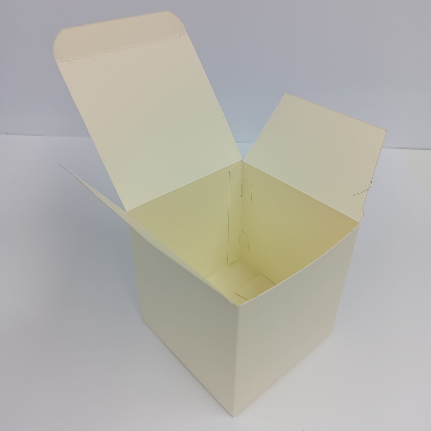 Large Square Cube Self Locking Favour Boxes for Cupcakes, Treats & Gifts – No Gluing - 10 Pack