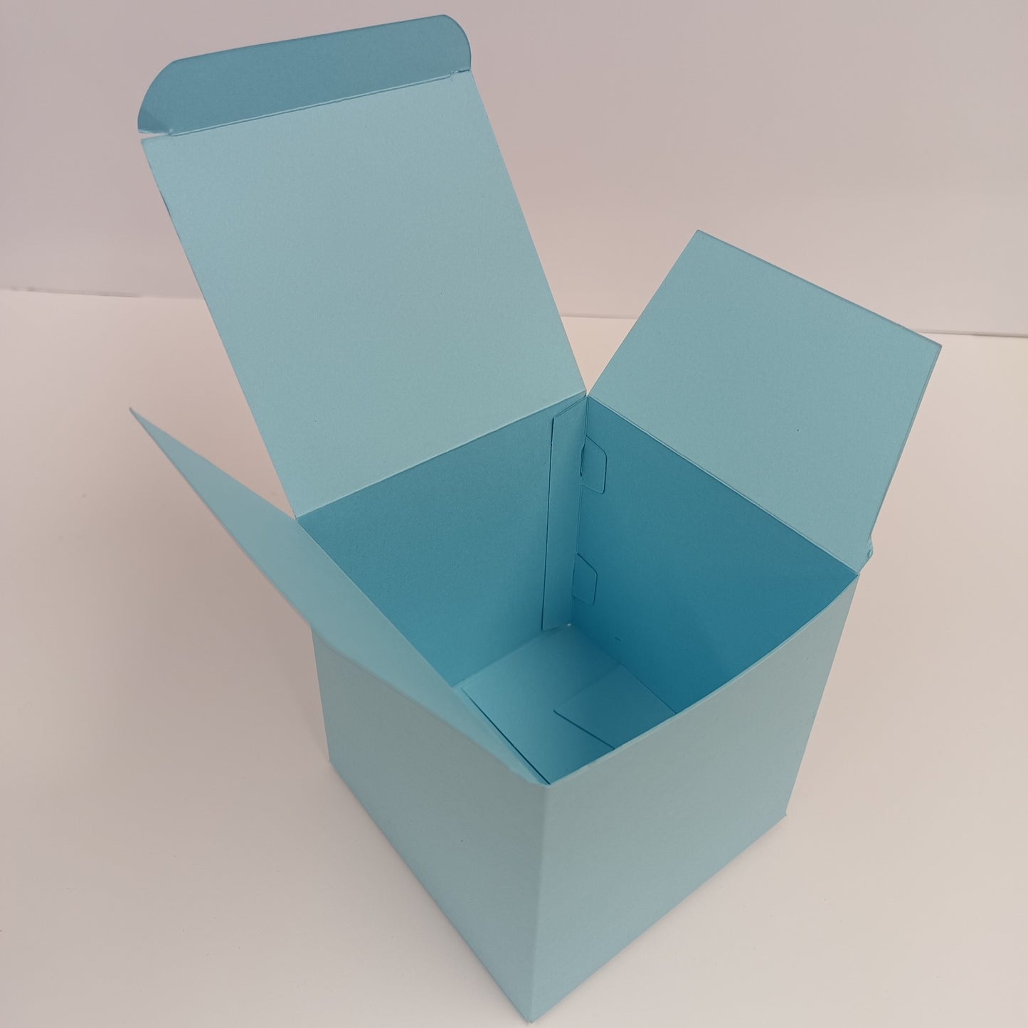 Large Square Cube Self Locking Favour Boxes for Cupcakes, Treats & Gifts – No Gluing - 10 Pack