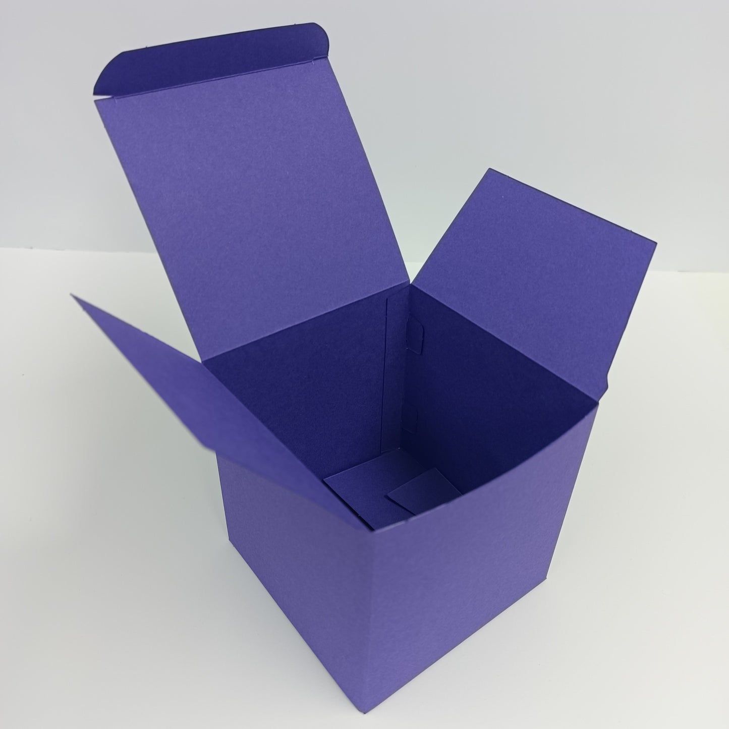 Large Square Cube Self Locking Favour Boxes for Cupcakes, Treats & Gifts – No Gluing - 10 Pack