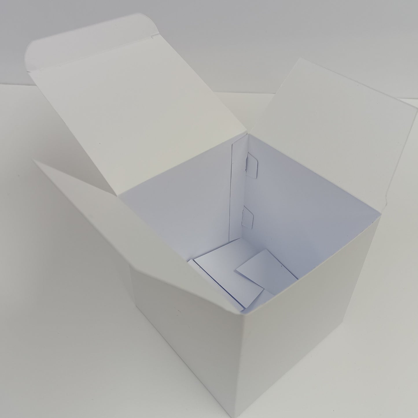 Large Square Cube Self Locking Favour Boxes for Cupcakes, Treats & Gifts – No Gluing - 10 Pack