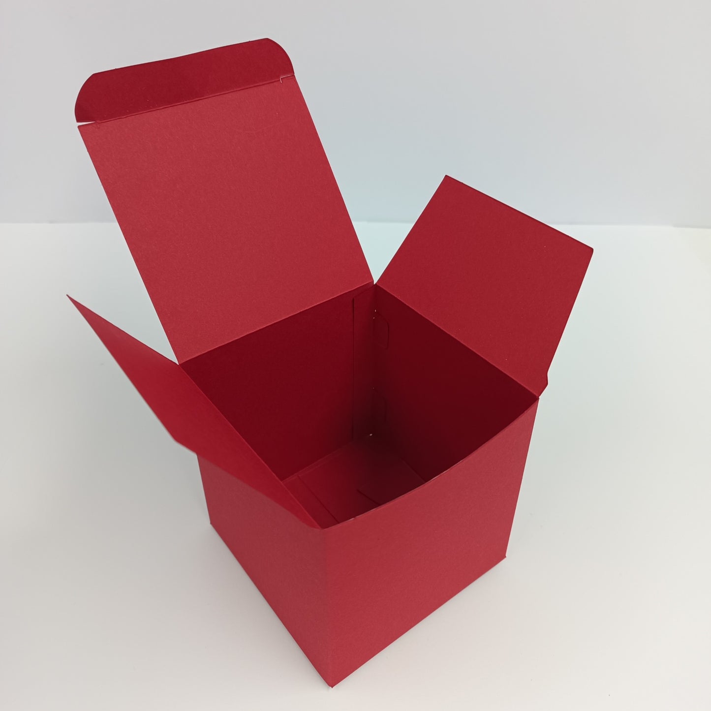 Large Square Cube Self Locking Favour Boxes for Cupcakes, Treats & Gifts – No Gluing - 10 Pack